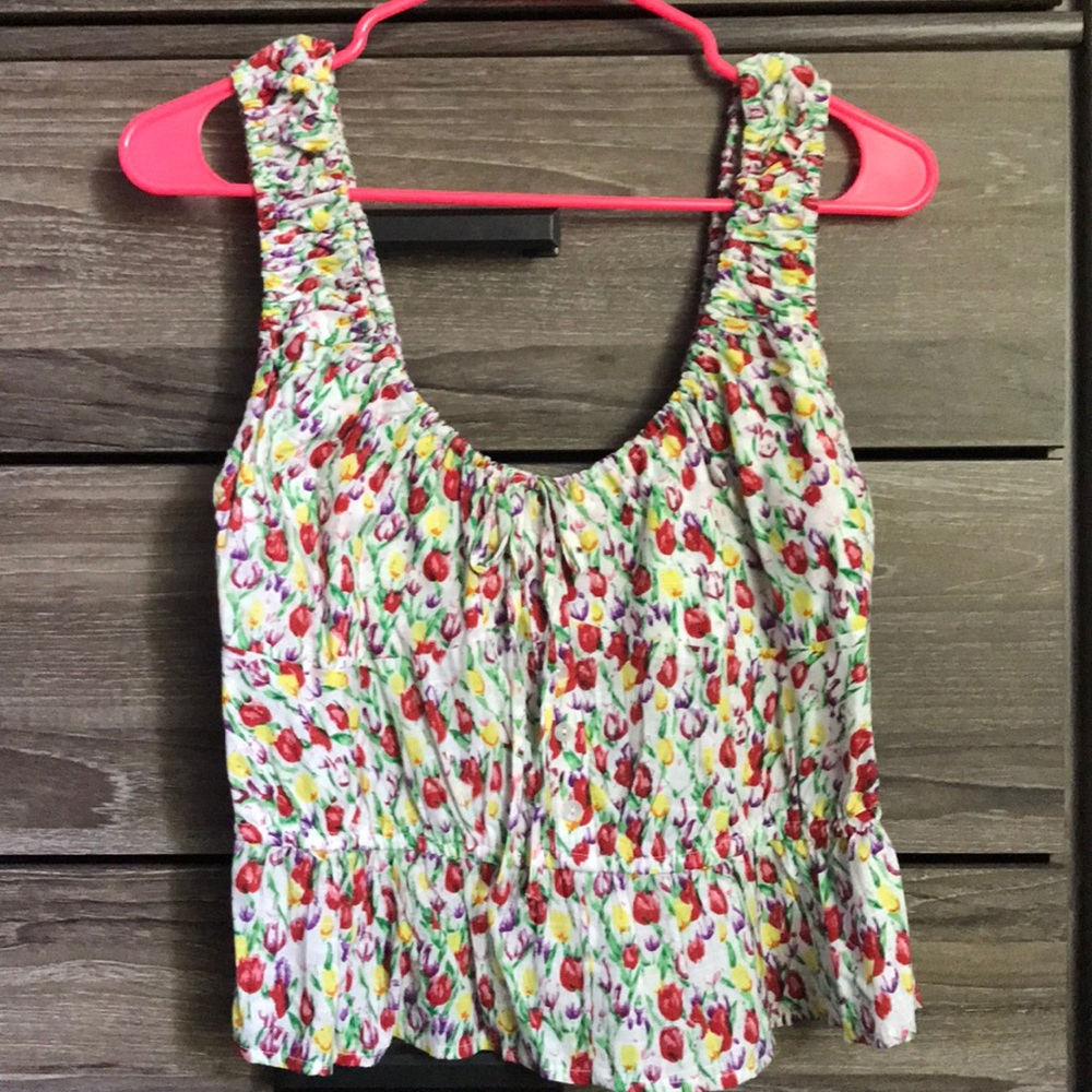 Floral cropped tank top